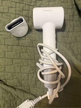 Fast Drying 200M Ions Frizz & Thermo-Control HairDryer with Magnetic Nozzle